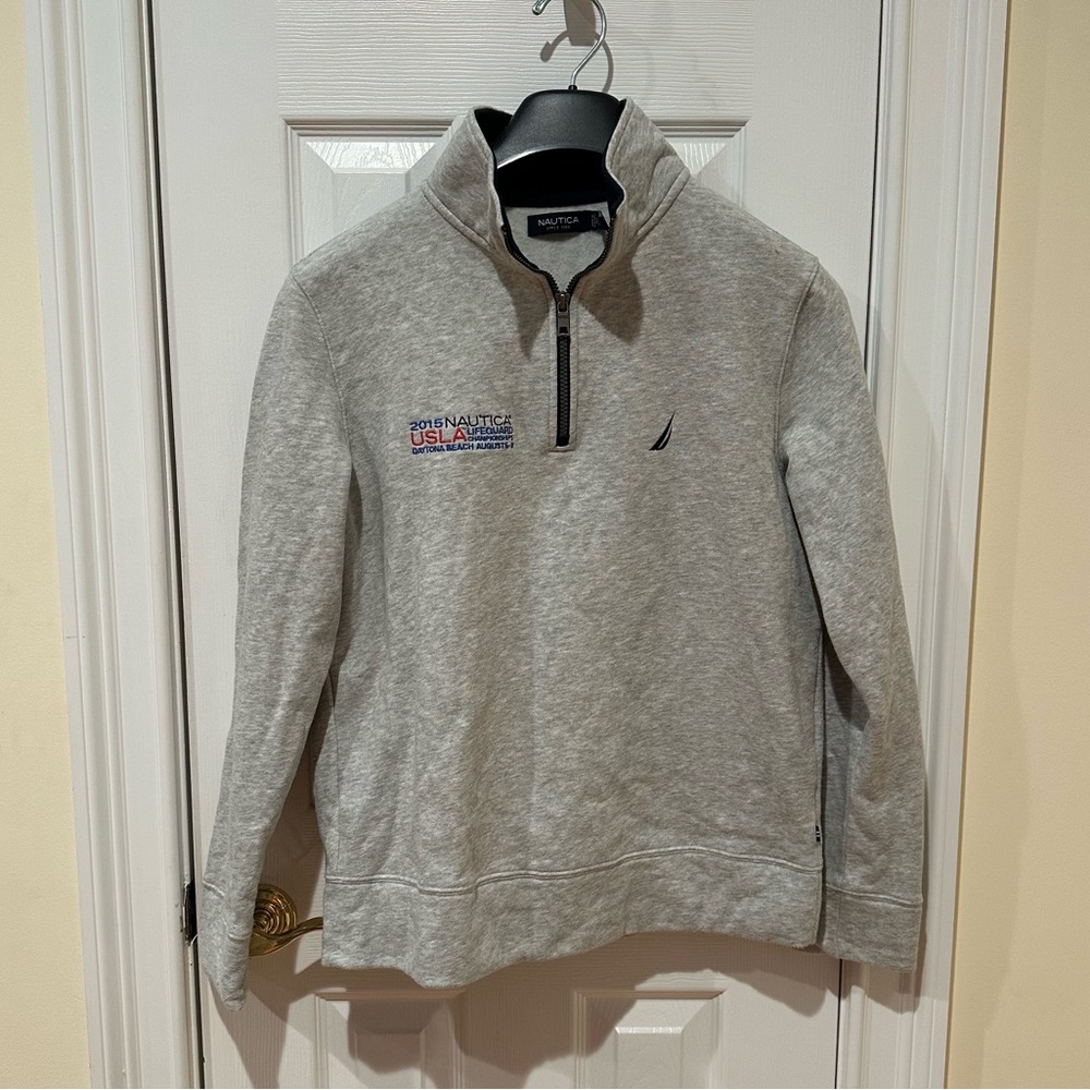 Nautica Men's 2015 USLA Light Gray 1/4 Zip sweatshirt, Size Small